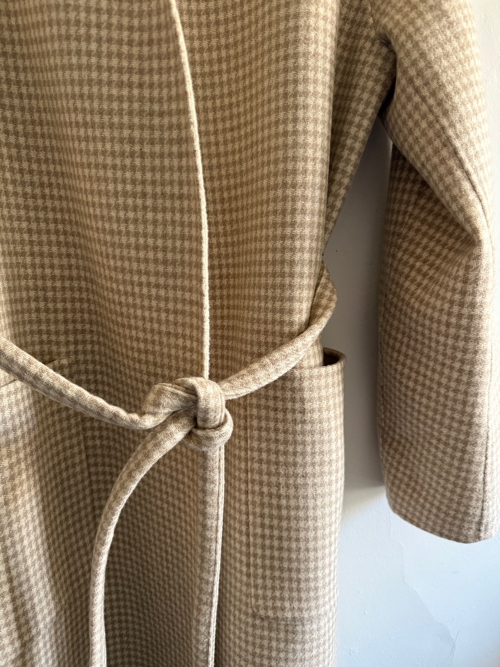 Theory wool & cashmere Beige Houndstooth Belted Robe Coat - Picture 3 of 9
